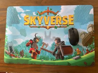 Alfombrilla de ratón y teclado del juego Skyverse