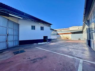 Nave industrial en venta en Valdepeñas