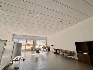 Nave industrial en venta en Valdepeñas
