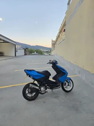 Yamaha Aerox Azul