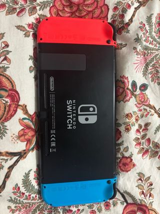 Nintendo Switch + Mario Kart 8 Deluxe