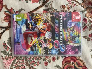 Nintendo Switch + Mario Kart 8 Deluxe