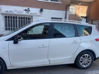 Renault Grand Scenic 2016