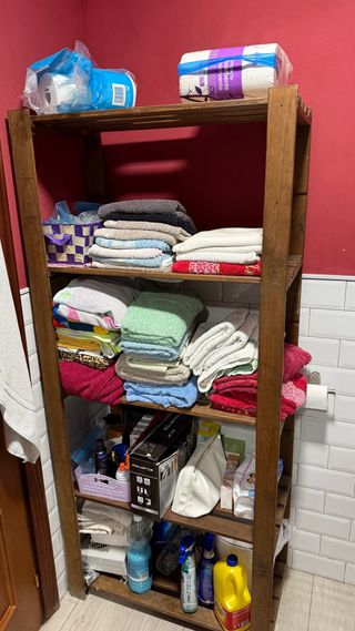 Estantería de madera