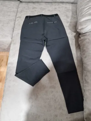 Pantalón liso negro