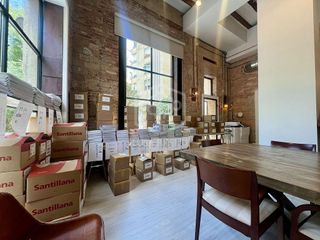 Local comercial en alquiler en Sant Pere, Santa Caterina i la Ribera en Barcelona