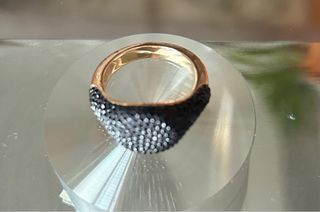 Anillo Sello Swarovski Negro