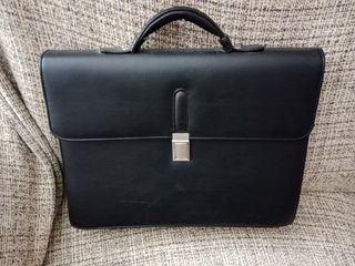 Maletín ejecutivo negro Gabol