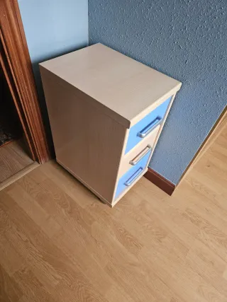 Mesilla de noche 3 cajones