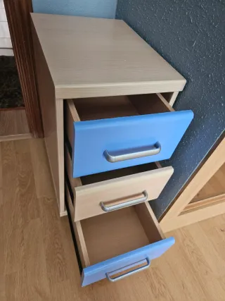 Mesilla de noche 3 cajones