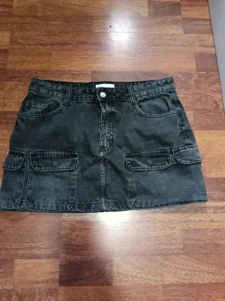 Falda vaquera Zara gris desgastada