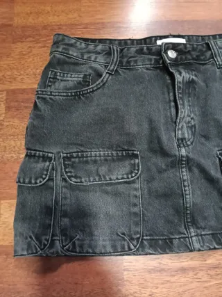 Falda vaquera Zara gris desgastada