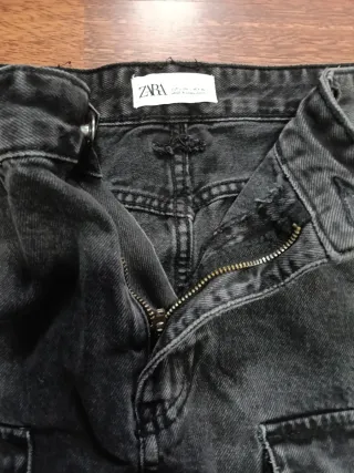 Falda vaquera Zara gris desgastada