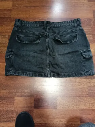 Falda vaquera Zara gris desgastada