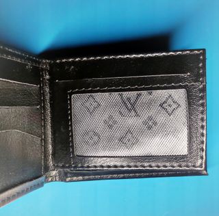 Cartera Louis Vuitton | Elegante y compacta