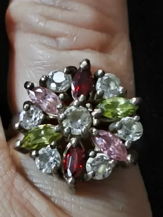 Anillo Vintage Rosetón Piedras Preciosas diseño