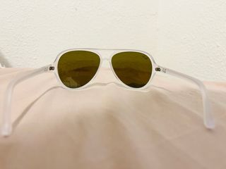 Gafas de sol Ray-Ban azules y blancas