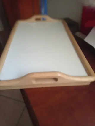 Vassoio portatutto in legno