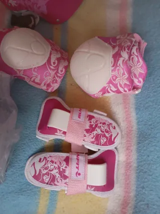 Patines en línea niña con protecciones casco