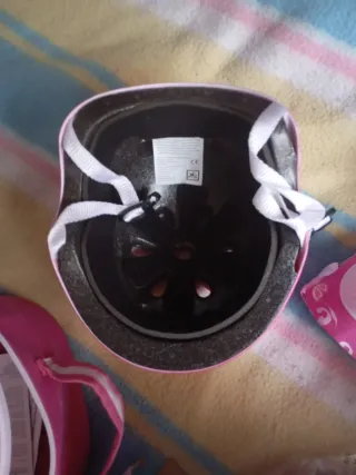 Patines en línea niña con protecciones casco