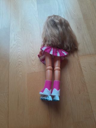 Nancy patinadora con accesorios