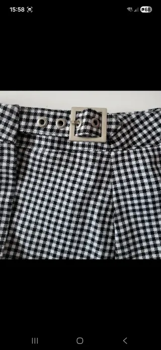 Falda corta estampado cuadros blancos y negros