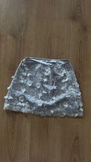 Falda Zara Flores 3D Bordada Talla S