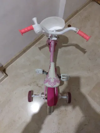 Bicicleta infantil 12 pulgadas ideal para 3 años.