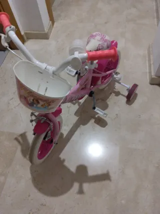 Bicicleta infantil 12 pulgadas ideal para 3 años.