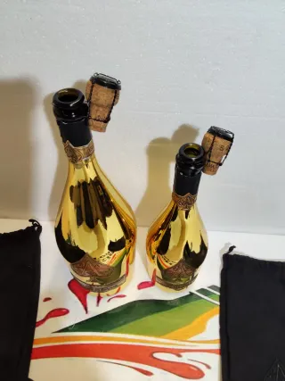 2 bottiglie vuote Armand de Brignac Gold