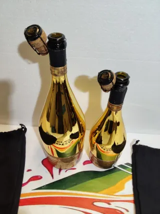 2 bottiglie vuote Armand de Brignac Gold