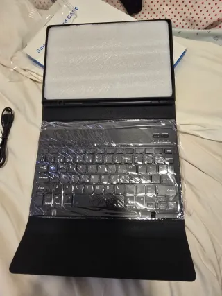 Funda con Teclado inalambrico Upworld Samsung Gal