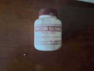 Envases antiguos vacíos de fármacos