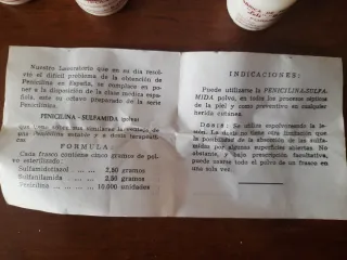 Envases antiguos vacíos de fármacos