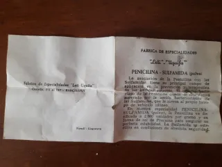 Envases antiguos vacíos de fármacos