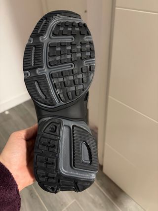 Nike V2k Run negras y grises