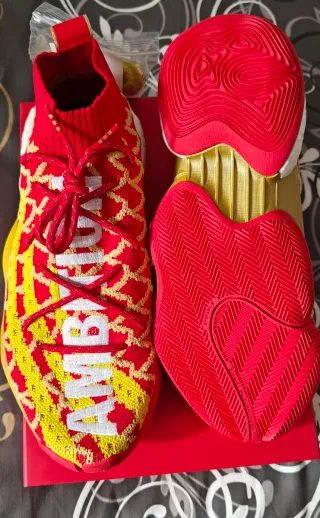 Adidas Pharrell x Crazy BYW Año Nuevo Chino