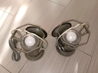Lampade metallo e plastica