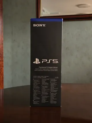 PlayStation 5 Digital Edition Sony con mando negro