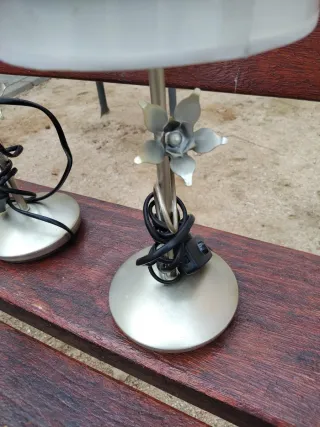 Lámpara sobtemesa vintage morada y plateada