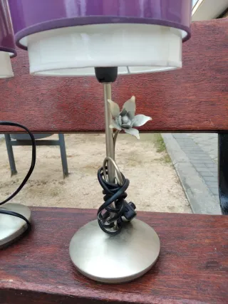 Lámpara sobtemesa vintage morada y plateada