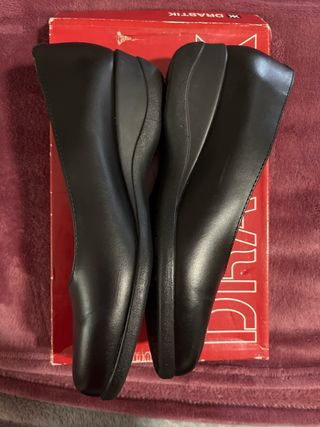 Zapatos de cuña de piel negros talla 37