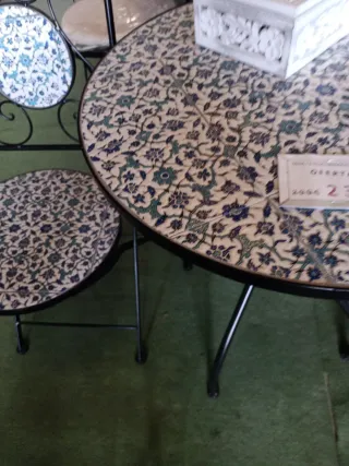 Mesa y 2 sillas mosaico