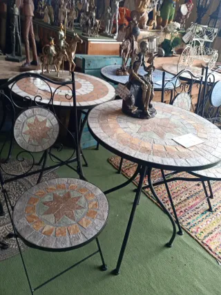 Mesa y 2 sillas mosaico