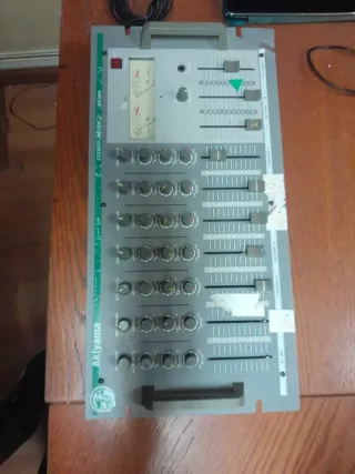 Mesa de mezclas DJ Akiyama 3500