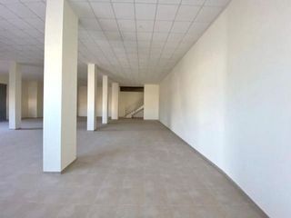 Local comercial en venta en Novelda