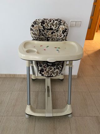 Trona de bebé con estampado de animales