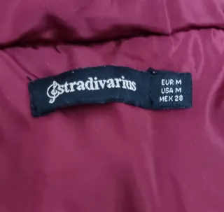 Chaquetón burdeos Stradivarius mujer