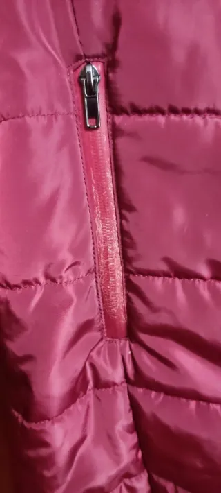 Chaquetón burdeos Stradivarius mujer