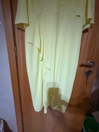 Vestido amarelo creme